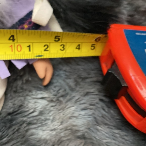 Collectible Kinnex Porcelain Doll - Picture 12 of 16